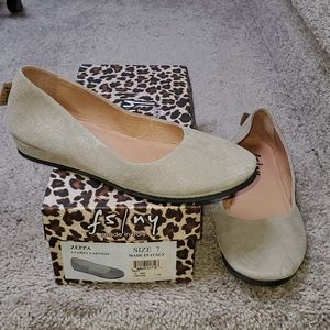 Made in Italy French Soul NY TAUPE BEIGE TAN Flats